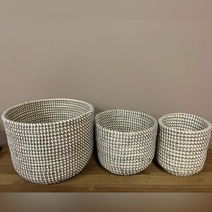 Woven Seagrass Basket Set - White and Tan